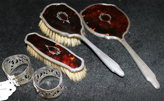 Assorted small silver